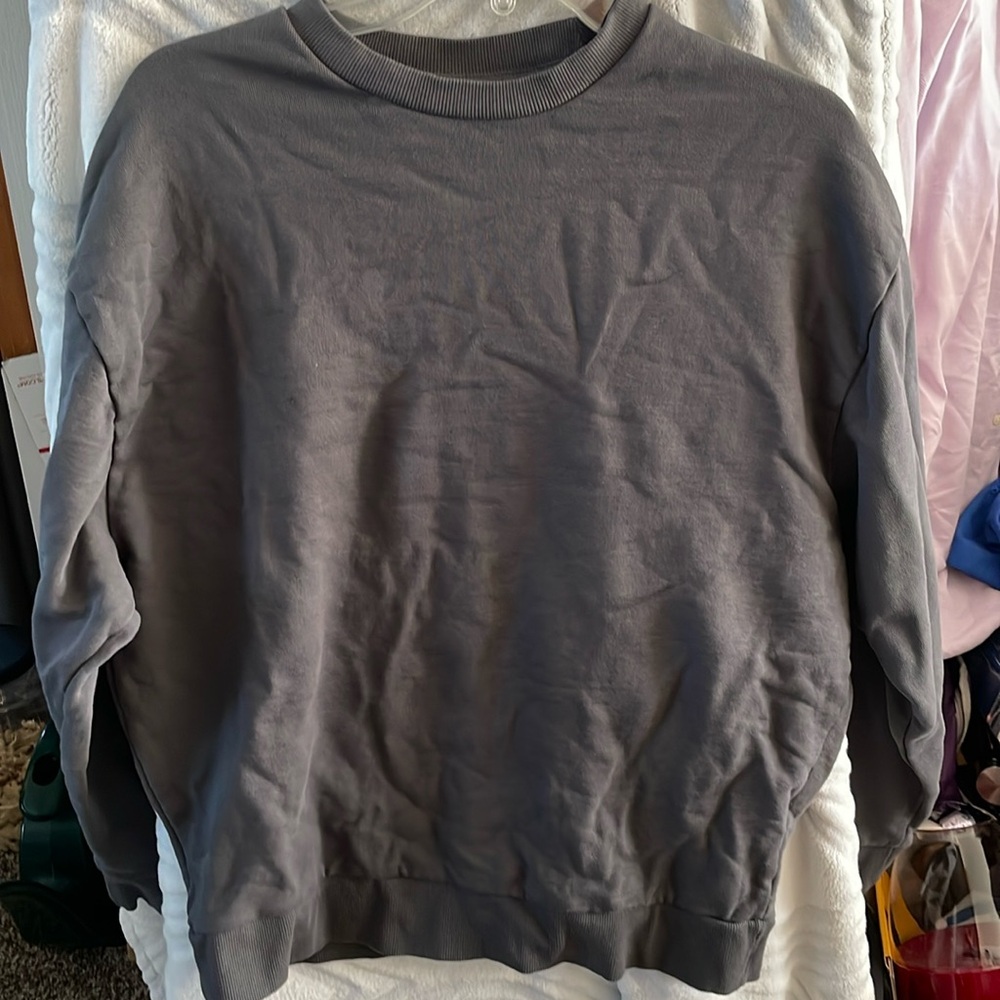 Men’s small crewneck sweatshirt
